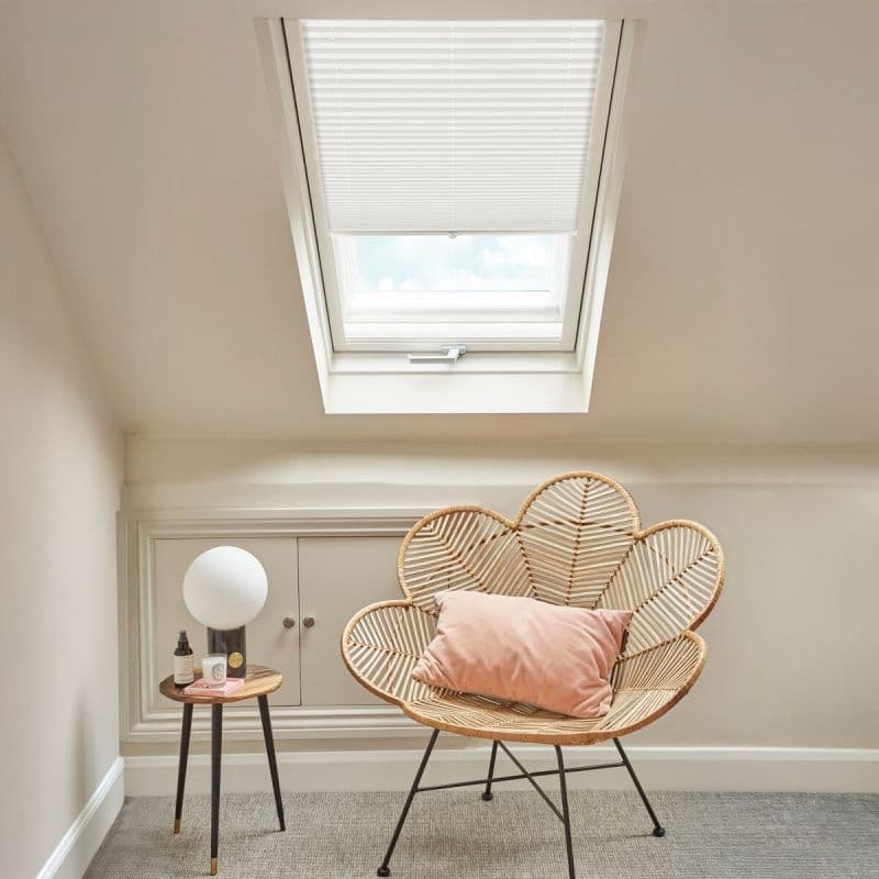 Solartex Chintz Lily Pleated blind
