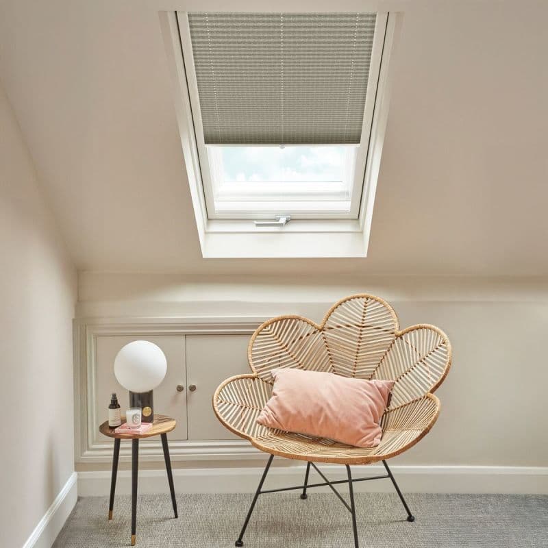 Twist Latte Pleated blind