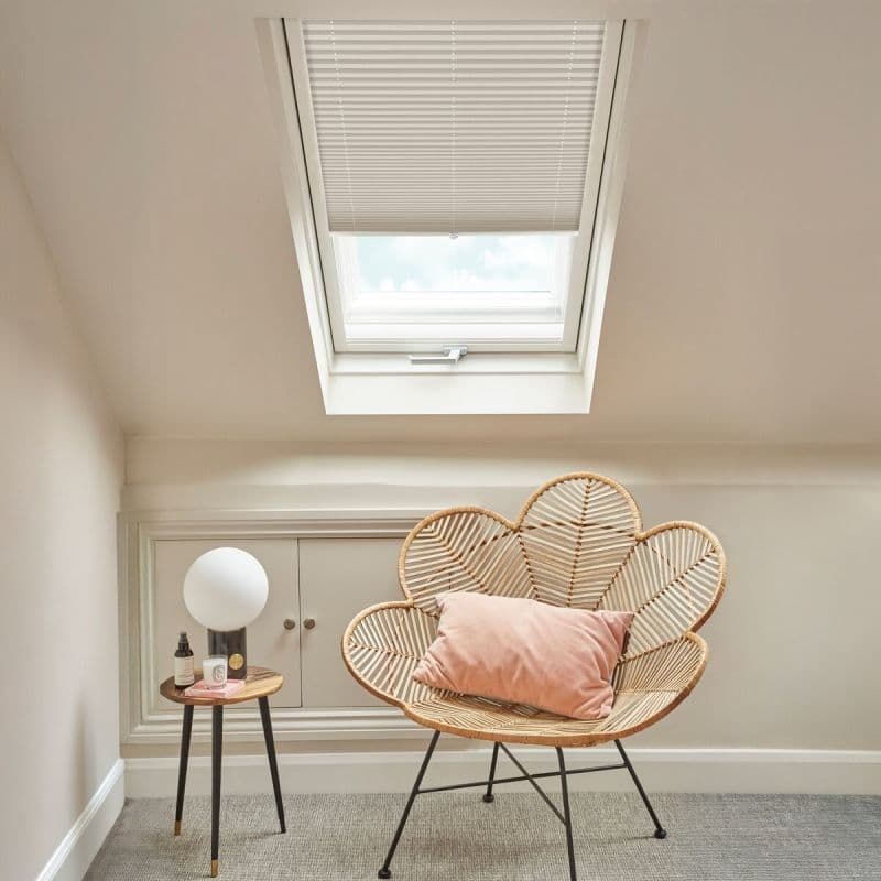Eira Natural Pleated blind